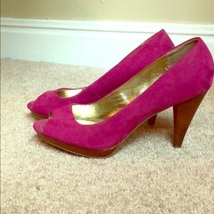 Perfect pop of color for upcoming holiday events!